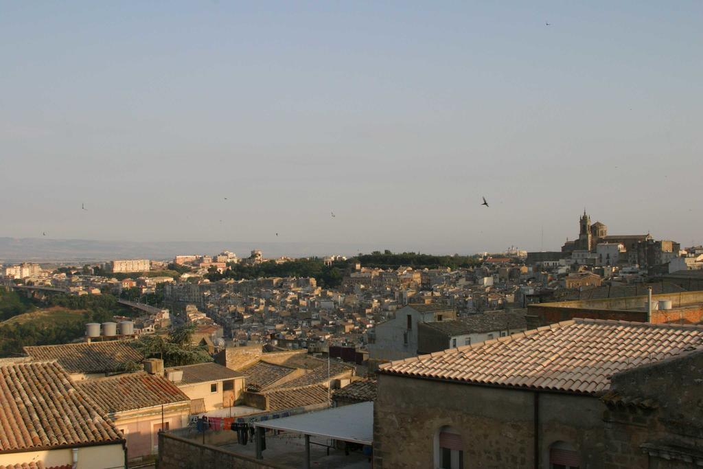 B&B Trio D'Archi - La Pilozza Infiorata Caltagirone Exterior photo